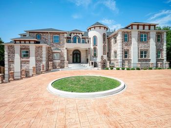 2415  Amberleaf Court 