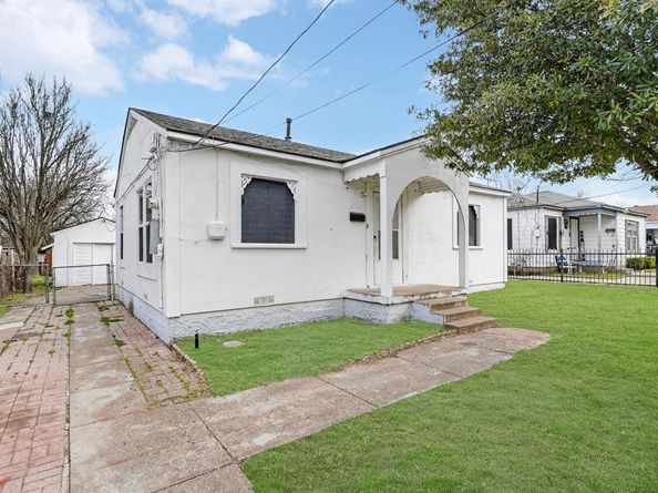 4123  Dawes Drive , Dallas Texas 75211