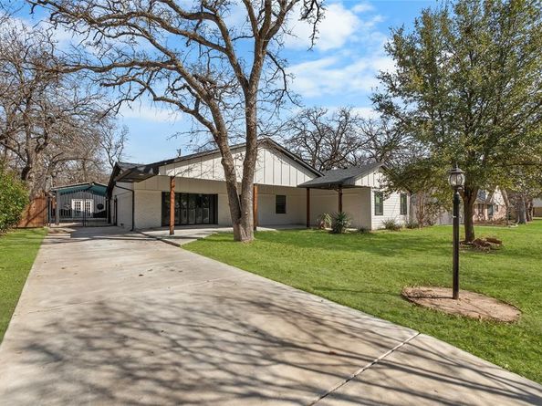 2819  Yorkshire Street , Irving Texas 75061