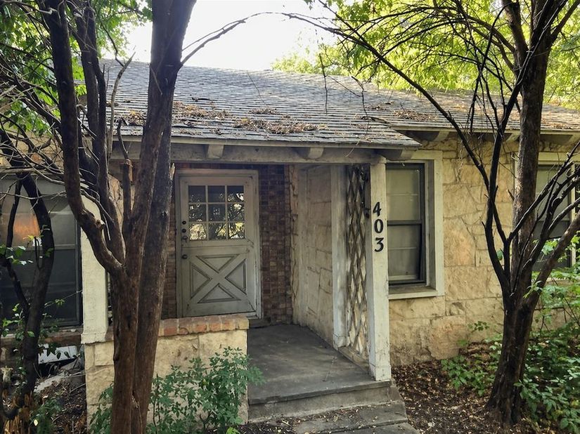 403 N Tennant Street , Dallas Texas 75208