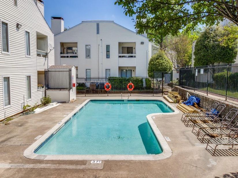 7431  Holly Hill Drive  210, Dallas Texas 75231