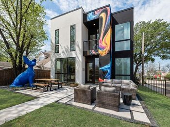 3415  Chihuahua Avenue 