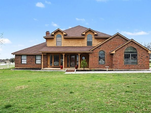 10101  Round Hill Road , Fort Worth Texas 76131