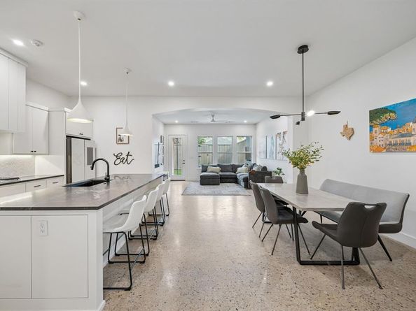 5104  Vandelia Street , Dallas Texas 75235