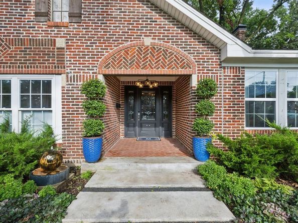 901 S Montreal Avenue , Dallas Texas 75208