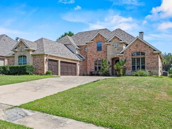 804  Bentwater Parkway 