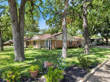 519  Staffordshire Drive 