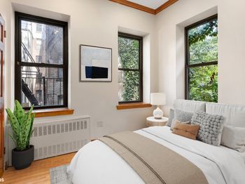 121 East 10th Street