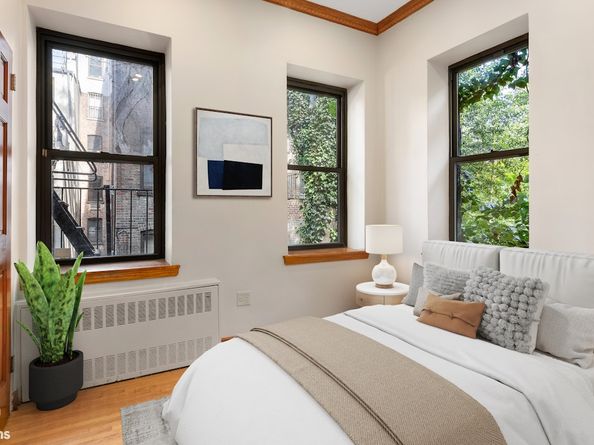 121 East 10th Street 2C, New York NY 10003