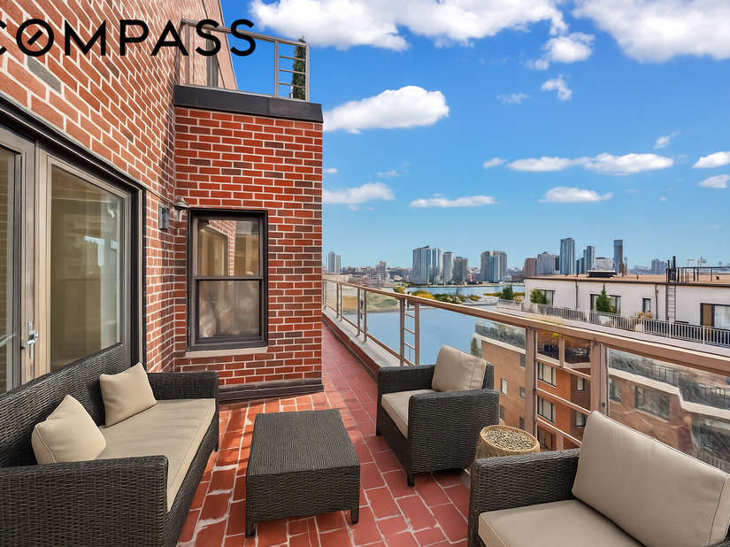 50 Sutton Place S 21L, New York NY 10022