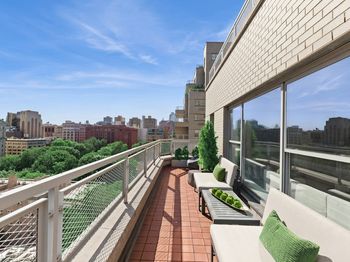 2 5th Avenue