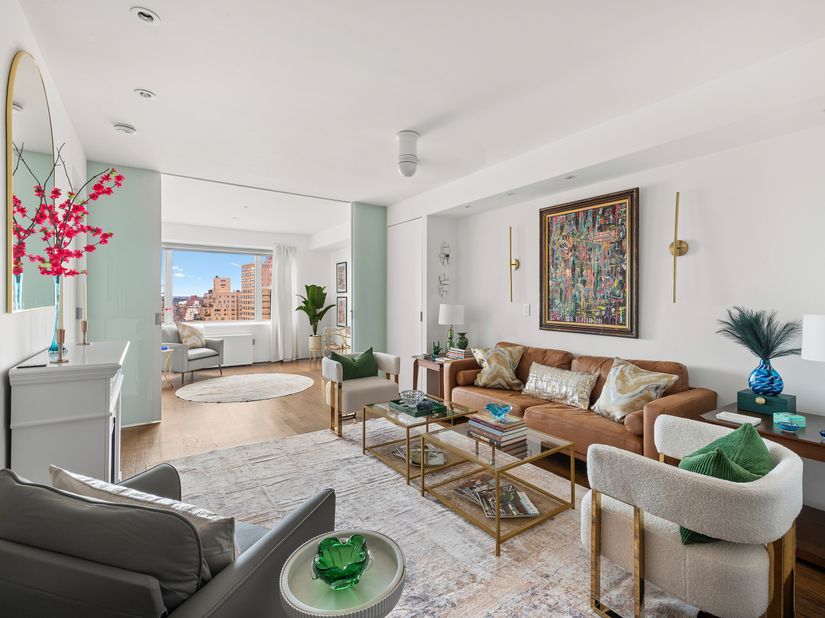 60 East 8th Street 18D, New York NY 10003