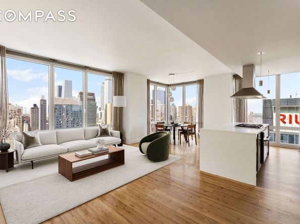 247 West 46th Street 3103, New York NY 10036