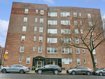 180 Van Cortlandt Park S