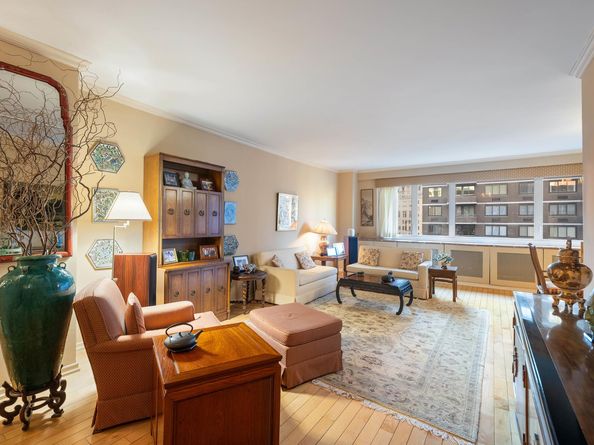 30 West 60th Street 12A, New York NY 10023