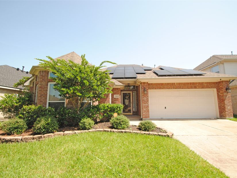 910 Allisa Street, Stafford TX 77477