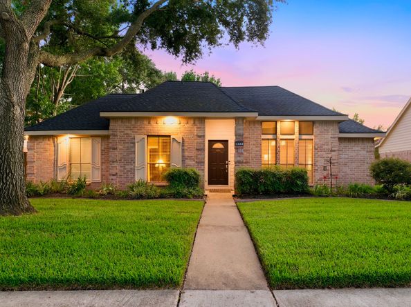 911 Sugardale Court, Sugar Land TX 77498