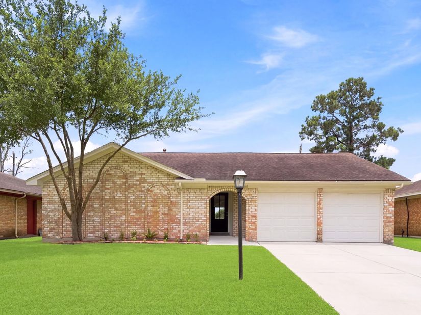 659 Grand Oaks Drive, Houston TX 77015