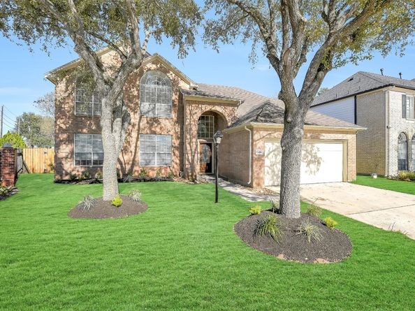 12426 Shadowpoint Drive, Houston TX 77082