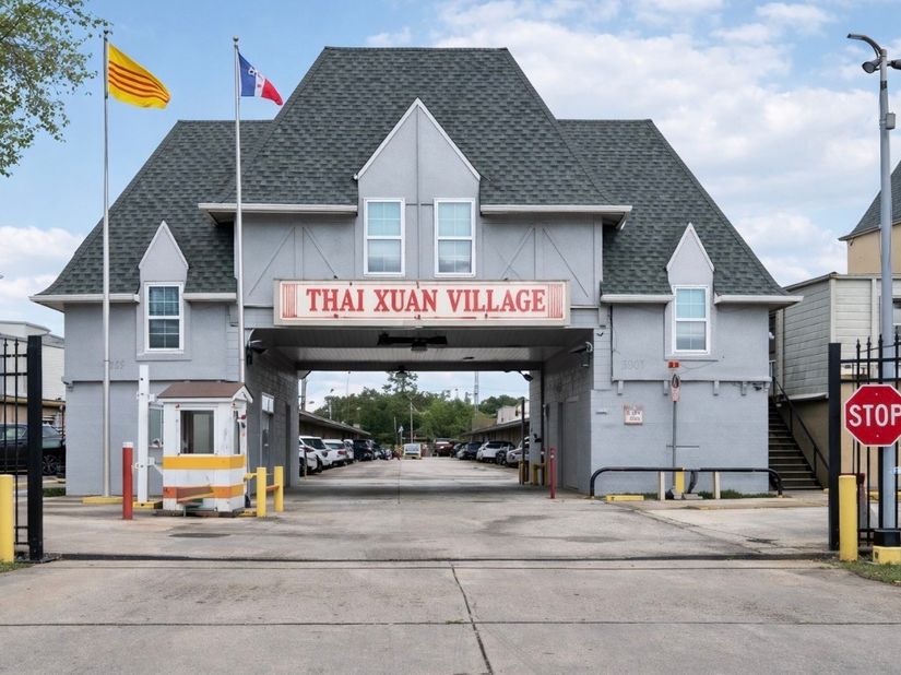 8200 Broadway Street 309N, Houston TX 77061