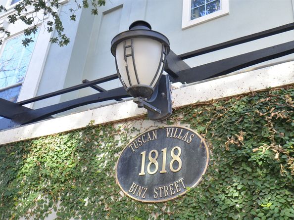 1818 Binz Street E, Houston TX 77004