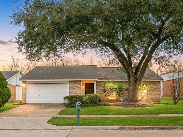 4234 Kinloch Drive, Houston TX 77084