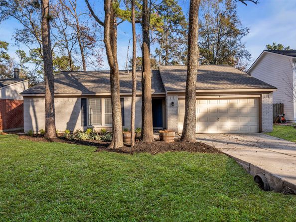 8 Still Glen Court, The Woodlands TX 77381