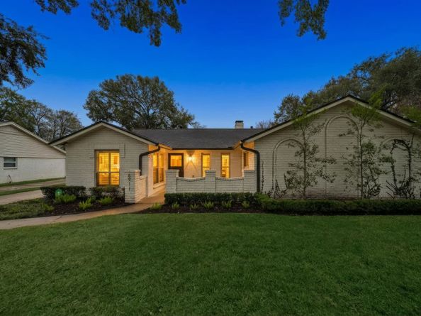 8911 Echo Valley Drive, Spring Valley Village TX 77055