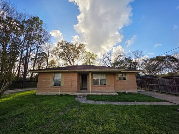 10424 Ballantine Street, Houston TX 77075