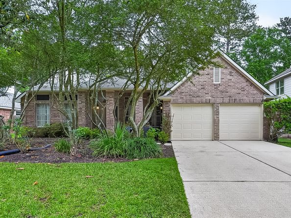 46 E Hobbit Glen Drive, Conroe TX 77384