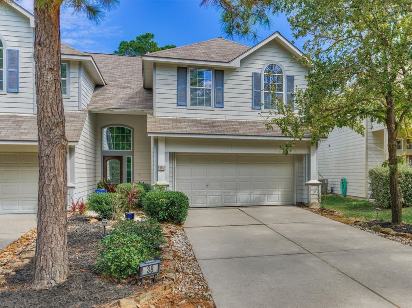 38 E Burberry Circle, The Woodlands TX 77384