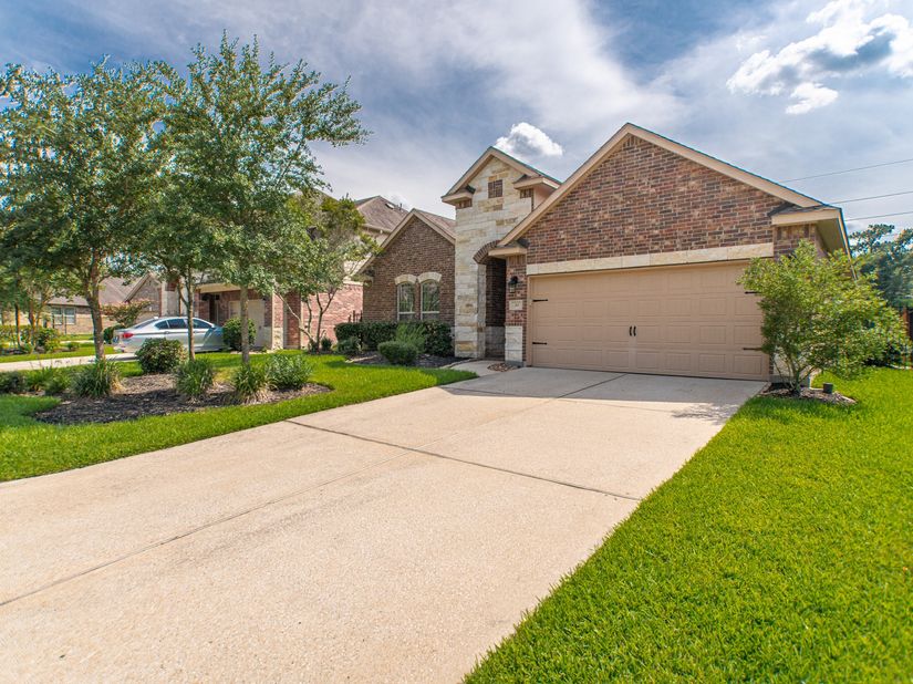 99 W Wading Pond Circle, The Woodlands TX 77375-468