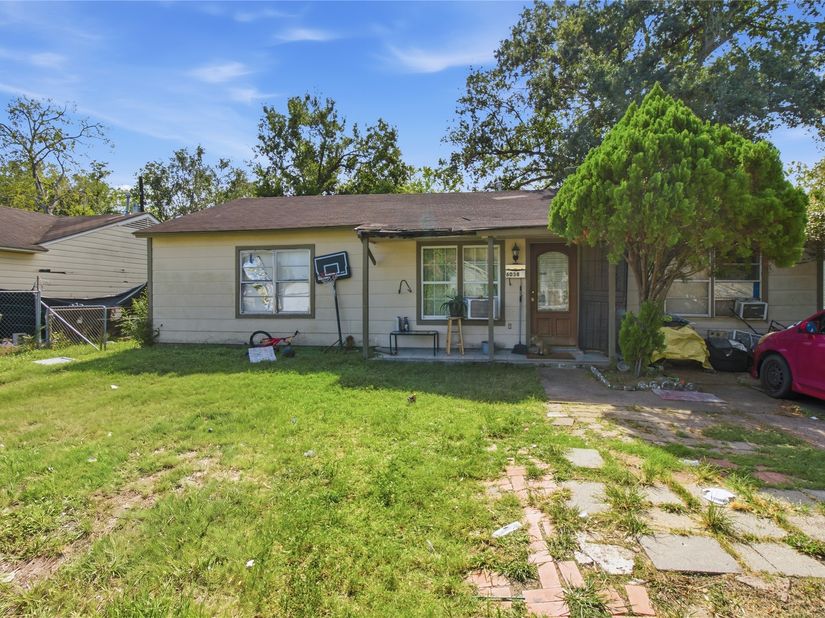 6038 Belmark Street, Houston TX 77033