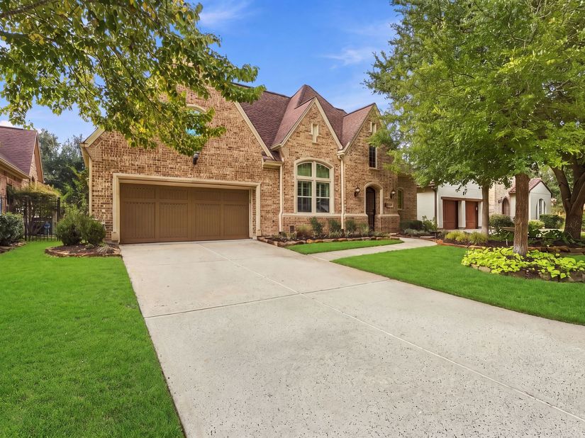 51 Woodglade Way, The Woodlands TX 77375