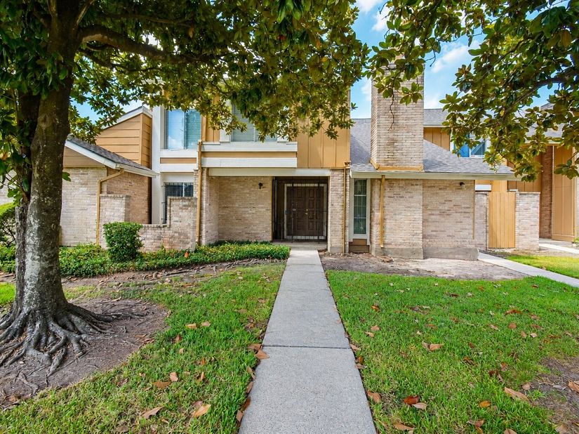 6168 W Airport Boulevard 16, Houston TX 77035