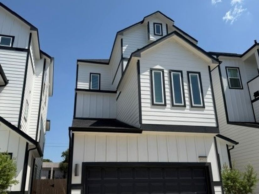 8933 Grovner Place, Houston TX 77055