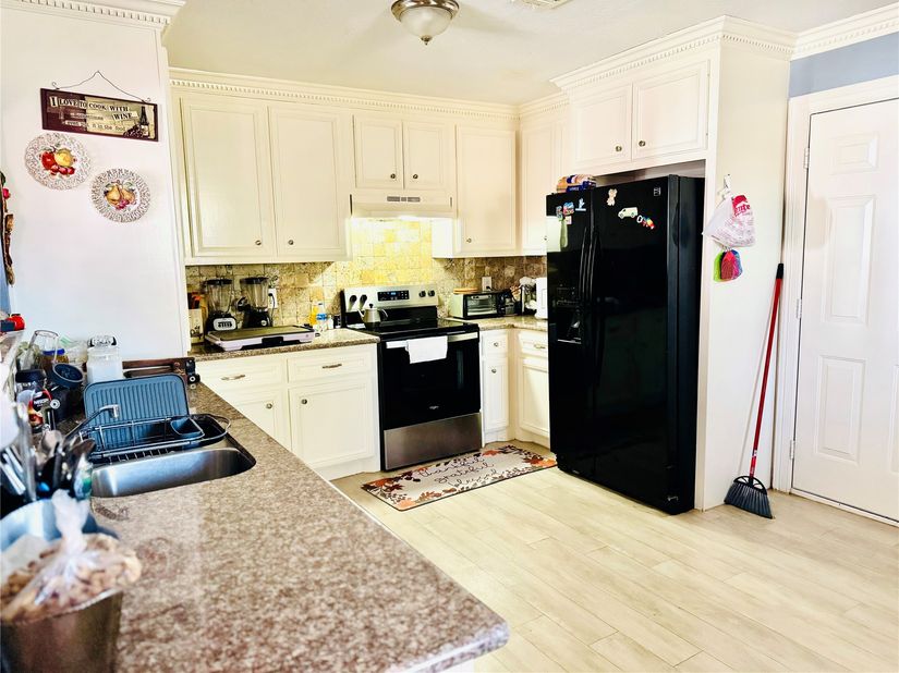9105 Exeter Street, Houston TX 77093
