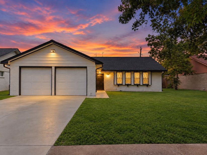 377 Haymarket Lane, Hockley TX 77015