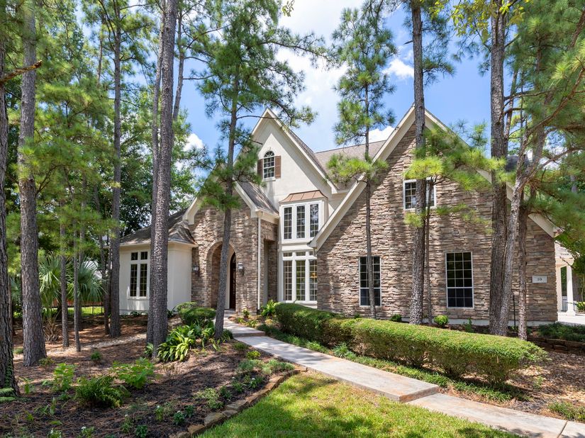 39 W Bracebridge Circle, The Woodlands TX 77382