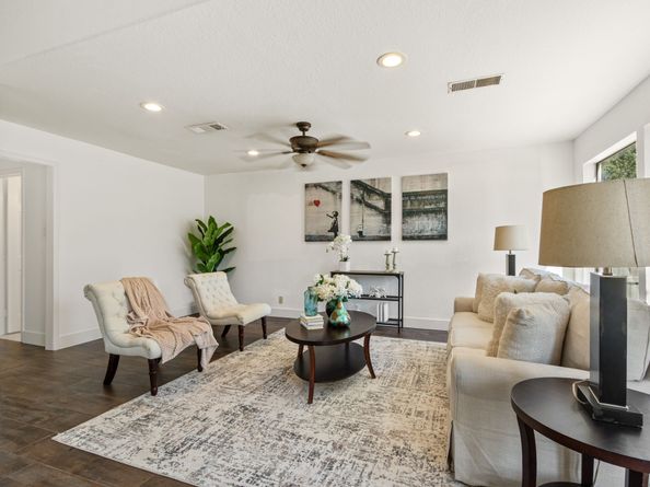 1523 Bamwick Drive, Houston TX 77090