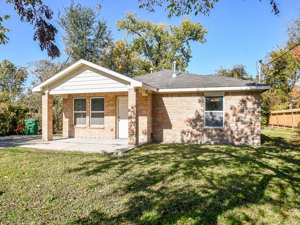 894 N Victory Drive, Houston TX 77088