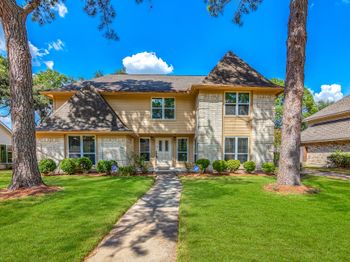 15810 Knoll Lake Drive