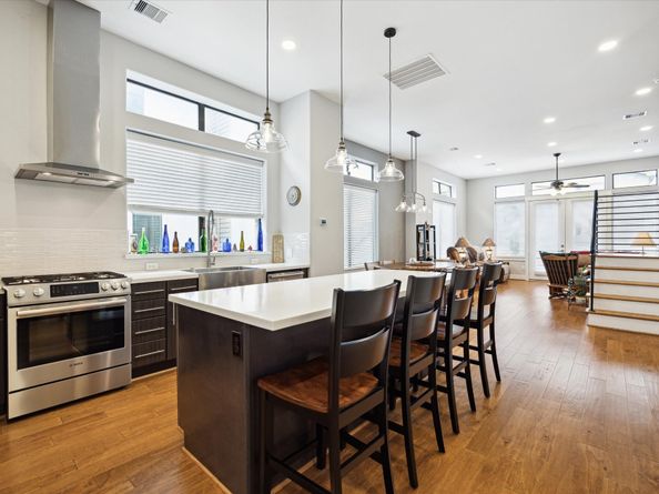 4618 La Branch Street, Houston TX 77004