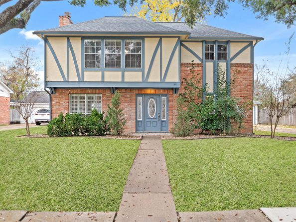 8115 Town Creek Drive, Houston TX 77095