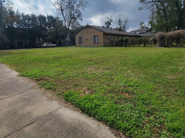 3401 Robertson Street, Houston TX 77009