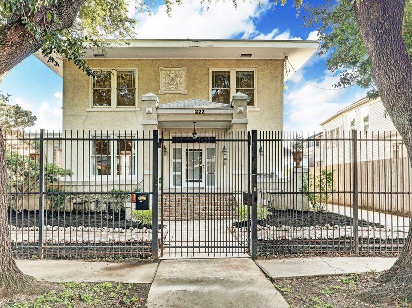 222 Marshall Street, Houston TX 77006