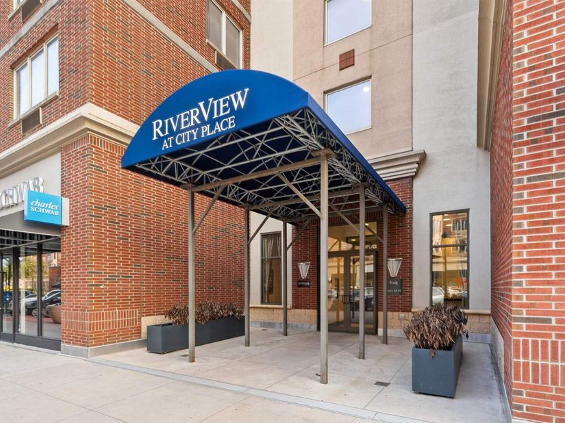 5109 City Pl, Edgewater NJ 07020