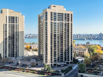 800 Palisade Ave