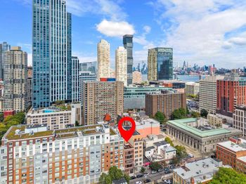 104 York St