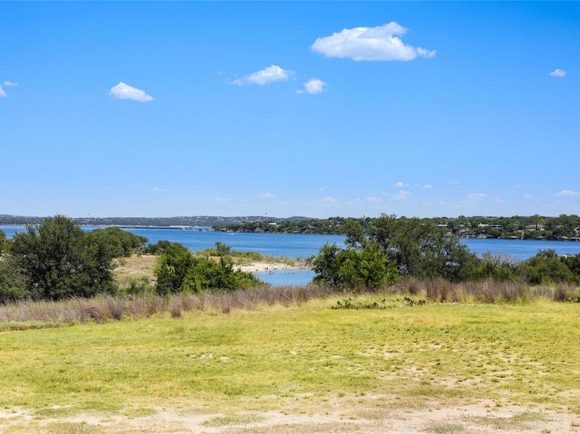 239 Venture Blvd S, Point Venture TX 78645